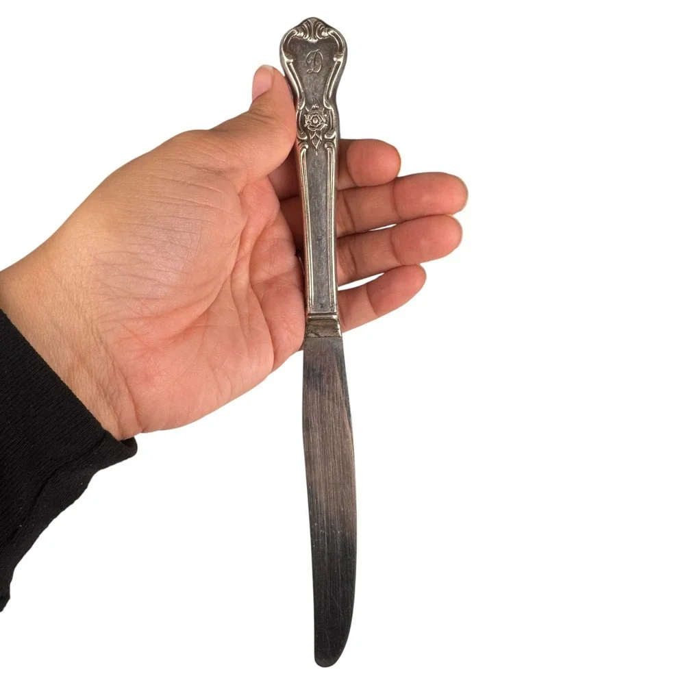 Vintage Floral Rose Monogram‎ D Silverplate Dinner Knife Stainless Blade 9.25